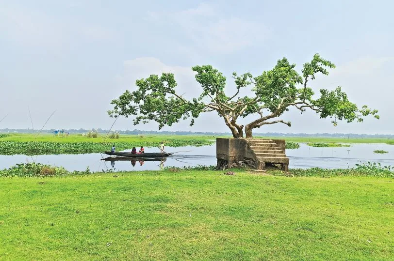 ঐতিহাসিক স্থাপনা